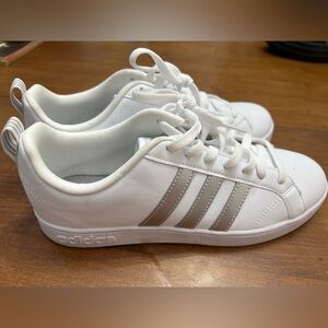adidas White Sneakers with Silver Three-Stripes women’s 2018 9.5 clean